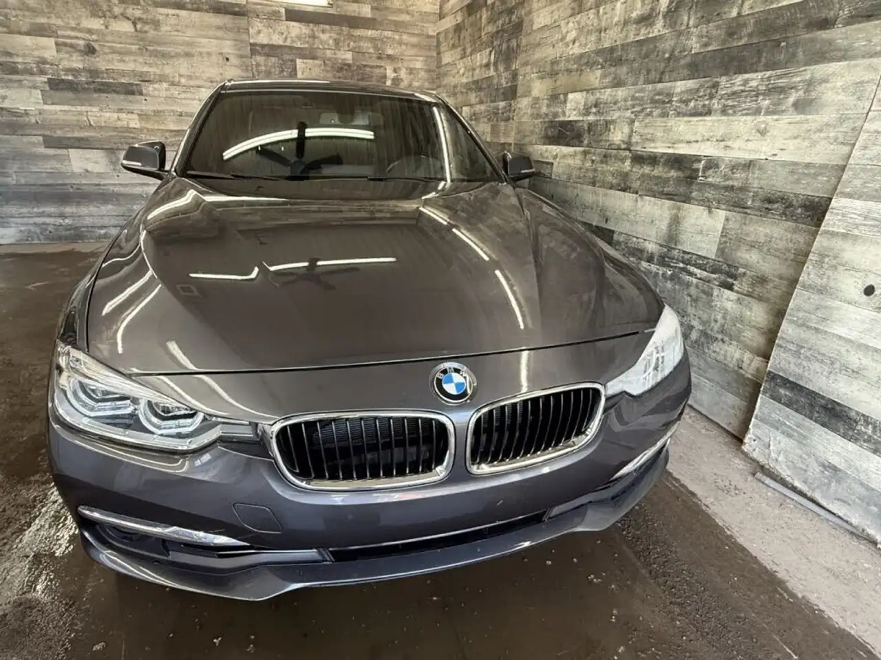 BMW 3 Series photo BMW 3 Series