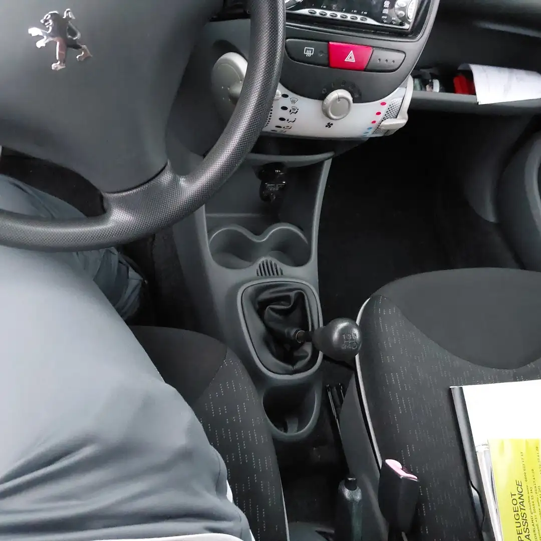 Peugeot 107 1.0-12V XS Zwart - 2