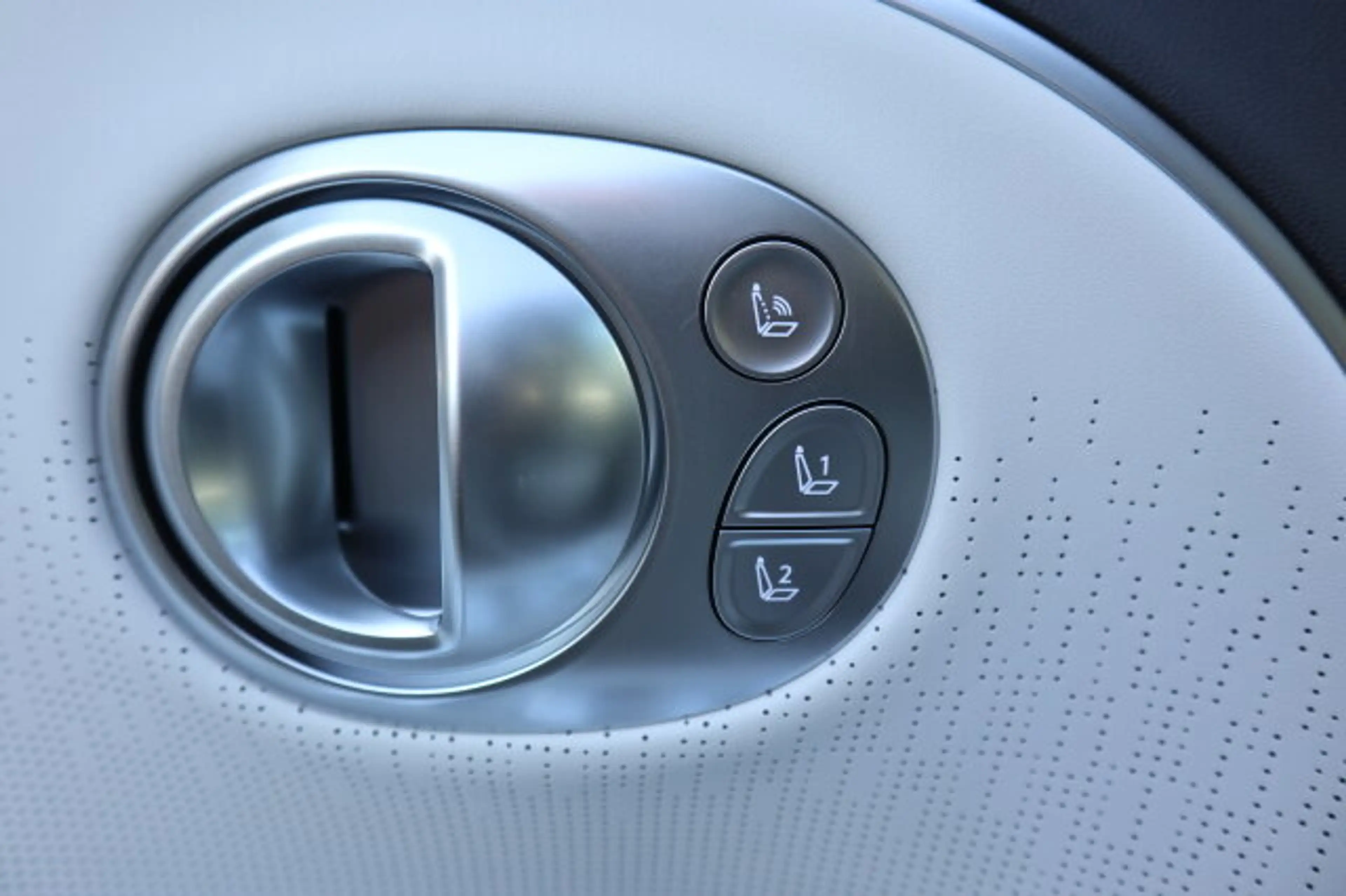 Hyundai IONIQ 9 IONIQ 9 UNIQ 4WD 6-Sitzer Pano — photo 10