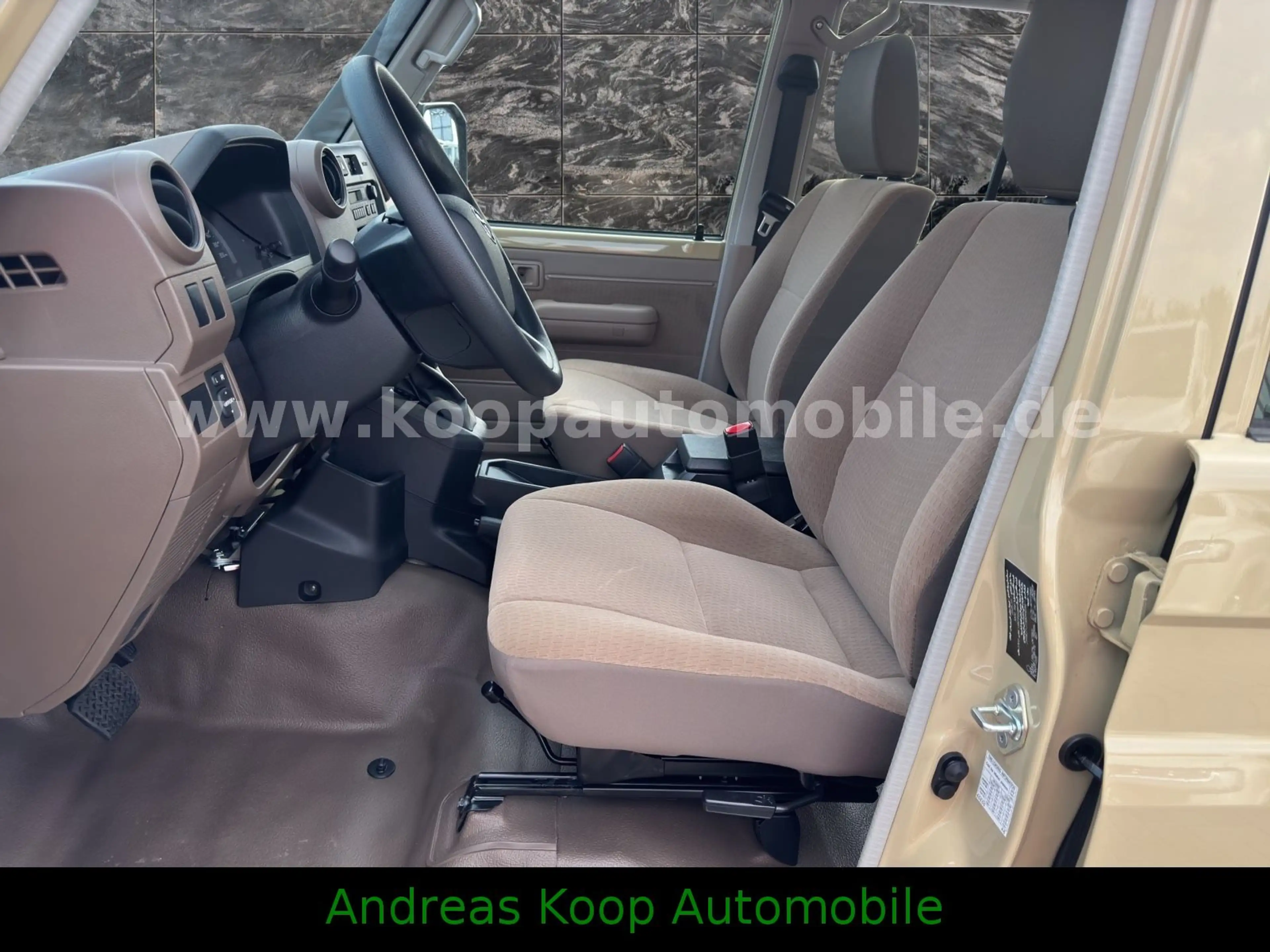 Toyota Land Cruiser GRJ 79 DC LX 40th Automatik SOFORT — photo 11