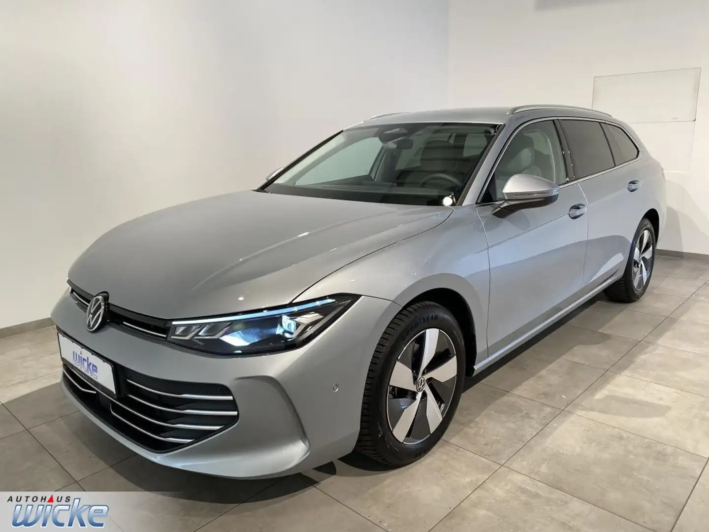 Volkswagen Passat Variant 1.5 l eTSI OPF Business NAVI KLIMA Silber - 2
