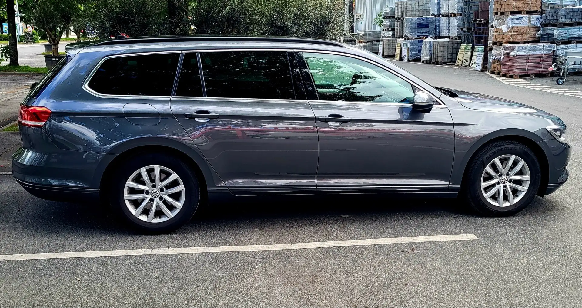 Volkswagen Passat Comfortline 2,0 TDI SCR DSG Grau - 2