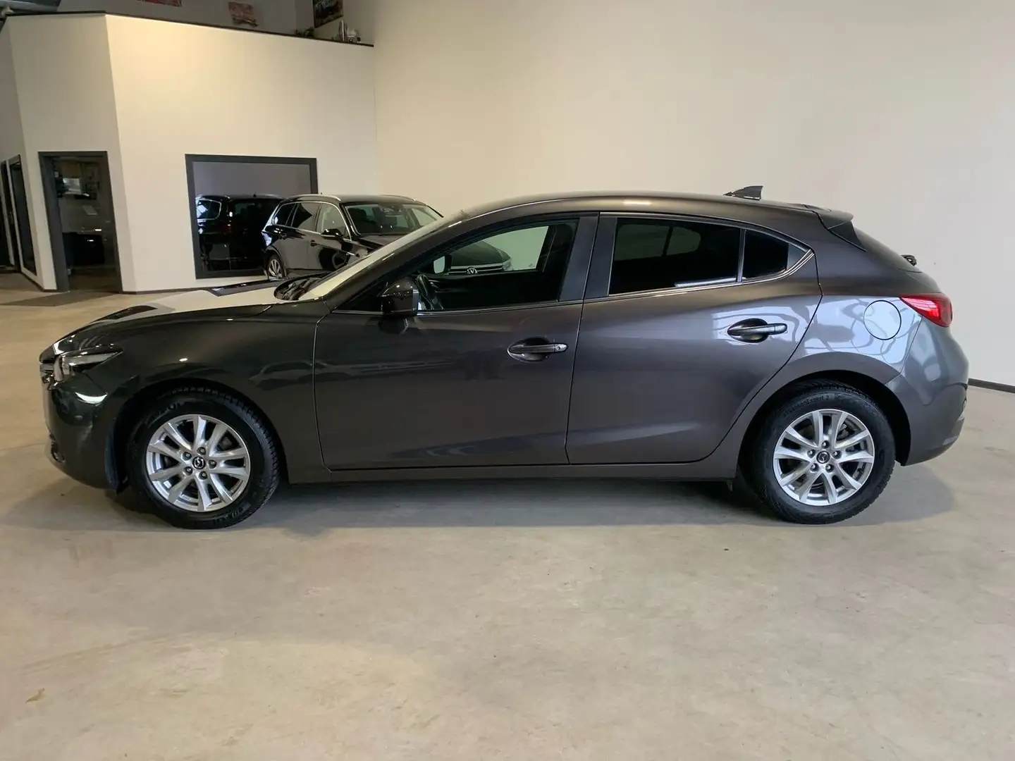 Mazda 3 Center-Line PDC Tempomat SHZ NAVI Gris - 2