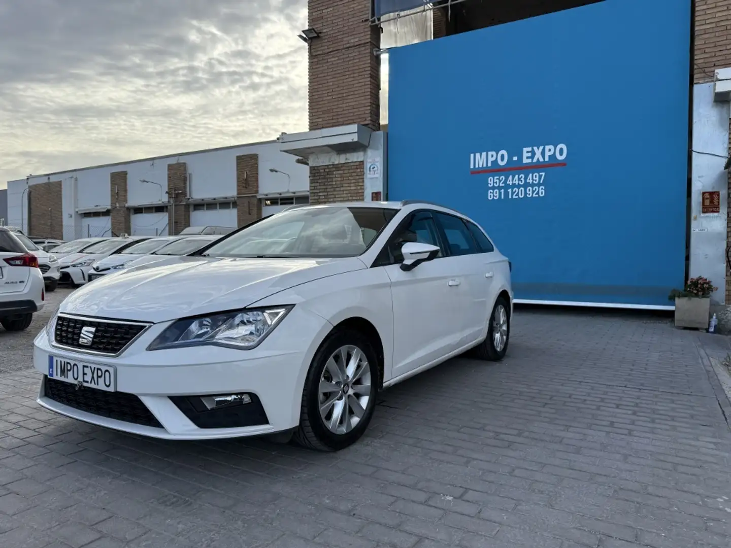 SEAT Leon ST 2.0TDI CR S&S Style 150 Weiß - 1