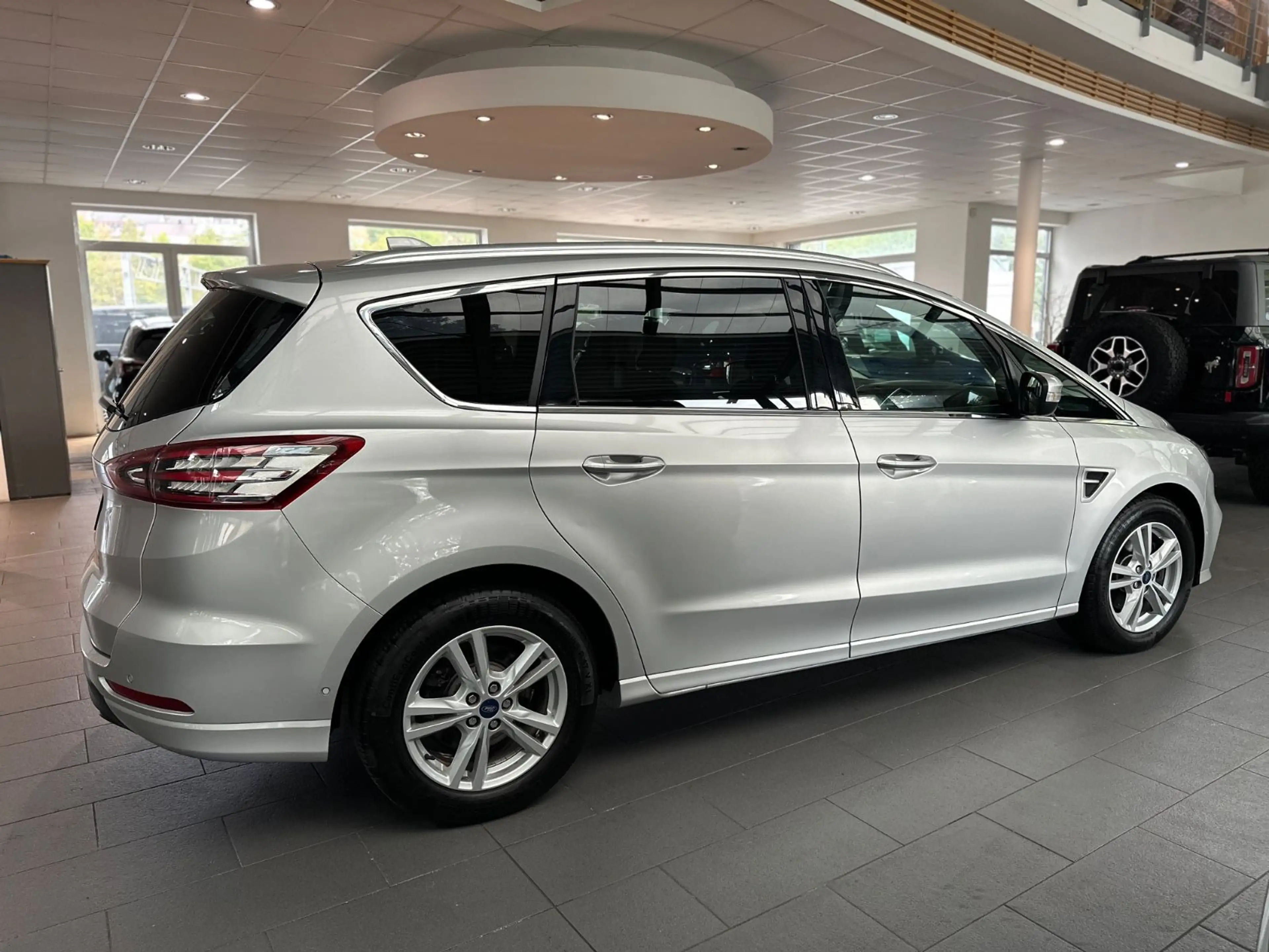 Ford S-Max S-MAX Titanium 2.0 #AUTOMATIK #KAMERA #NAVI #DAB — photo 4