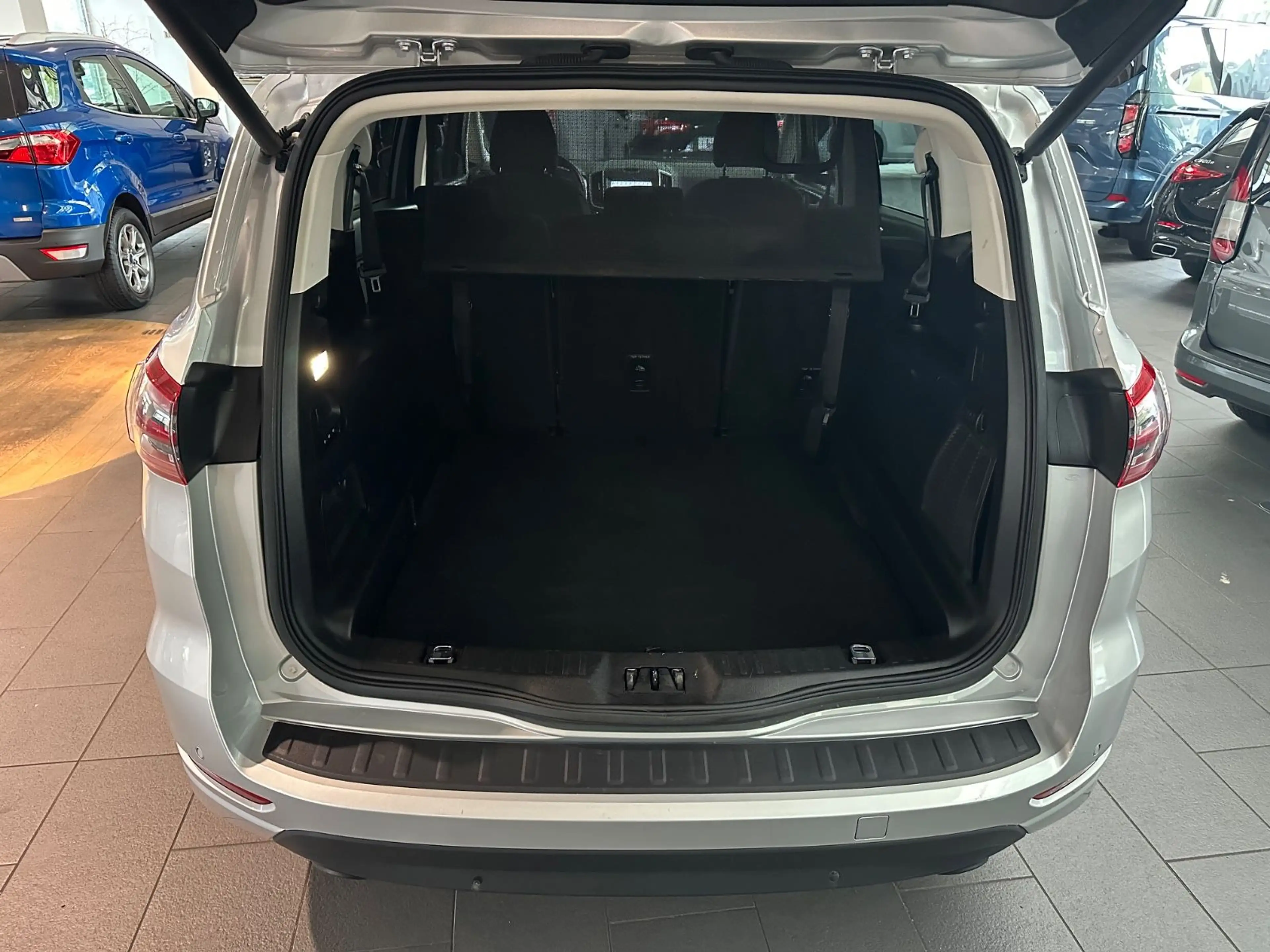 Ford S-Max S-MAX Titanium 2.0 #AUTOMATIK #KAMERA #NAVI #DAB — photo 15