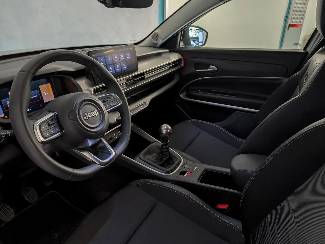 Jeep Avenger 1.2 TURBO 100CV SUMMIT 11
