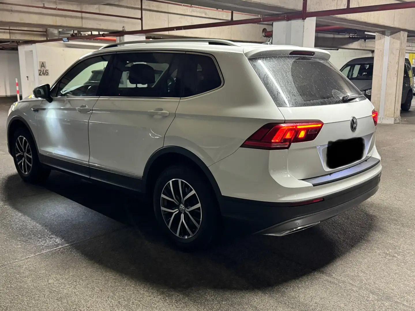 Volkswagen Tiguan Allspace 2.0 TDI Comfortline DSG Weiß - 2