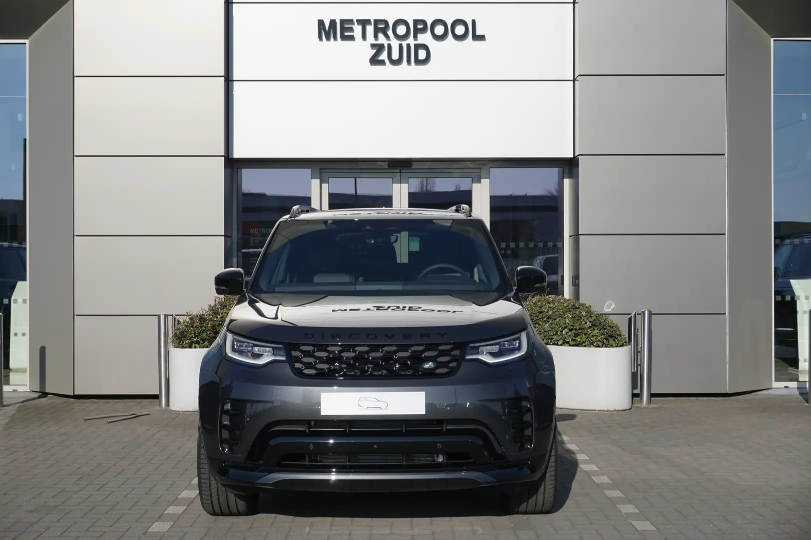 Land Rover Discovery D250 Dynamic SE AWD Auto. 25MY Grijs - 2