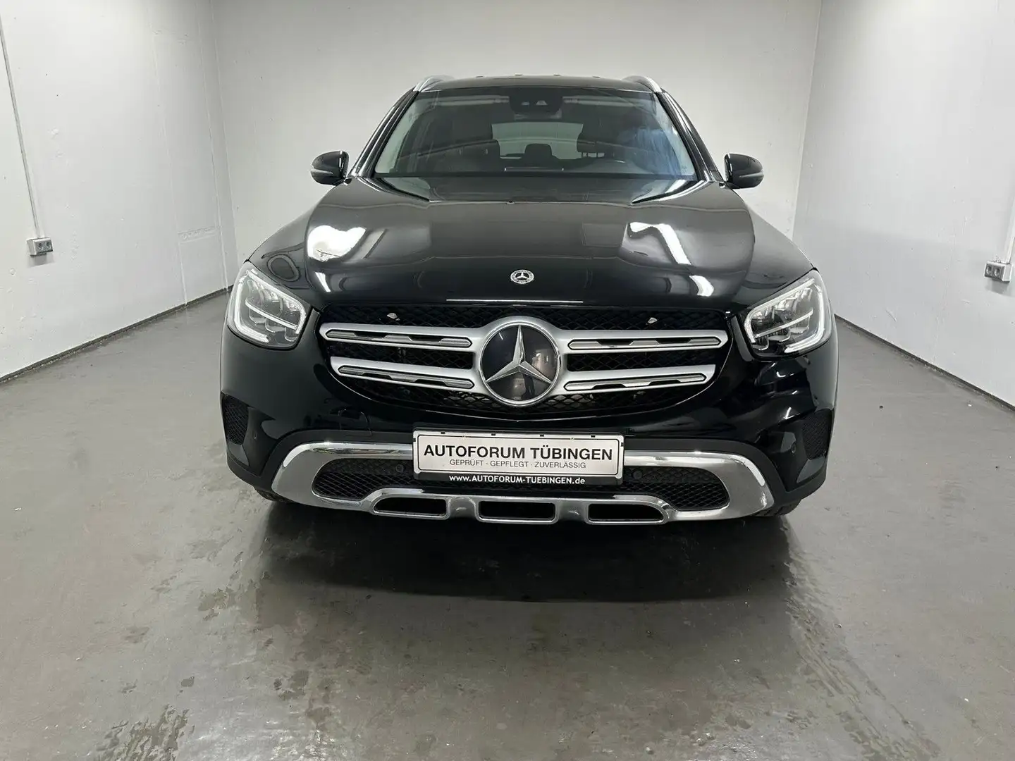 Mercedes-Benz GLC 300 e 4MATIC Autom. *AHK* Negro - 2