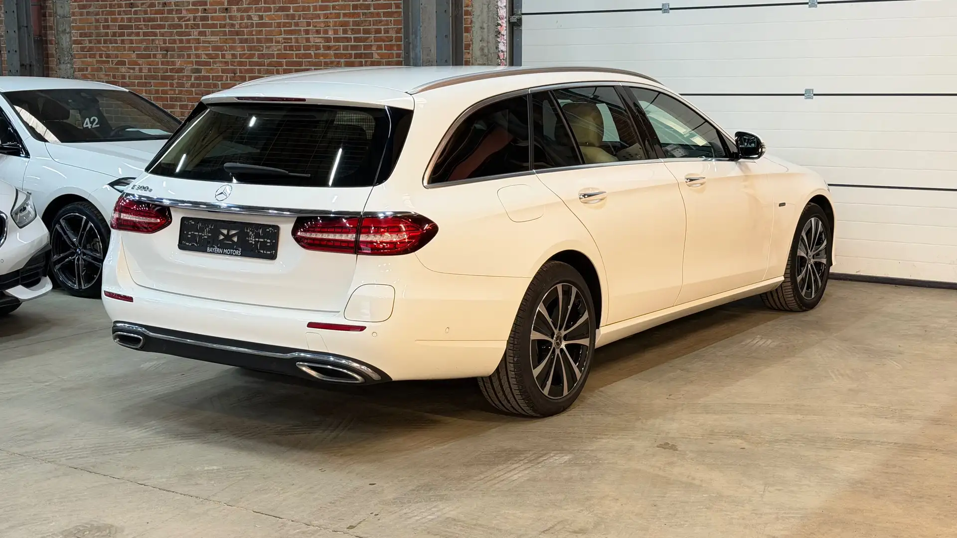 Mercedes-Benz E 300 e T Plug in Hybride Benzine Facelift Garantie 2021 Wit - 2