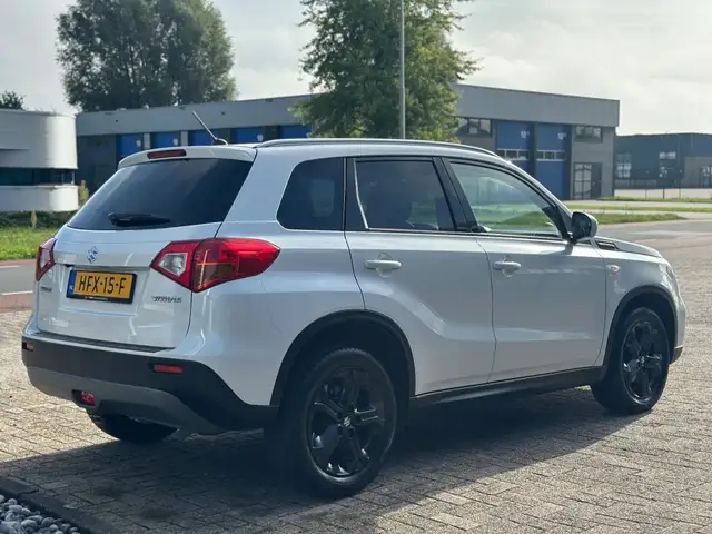 Suzuki Vitara view 2