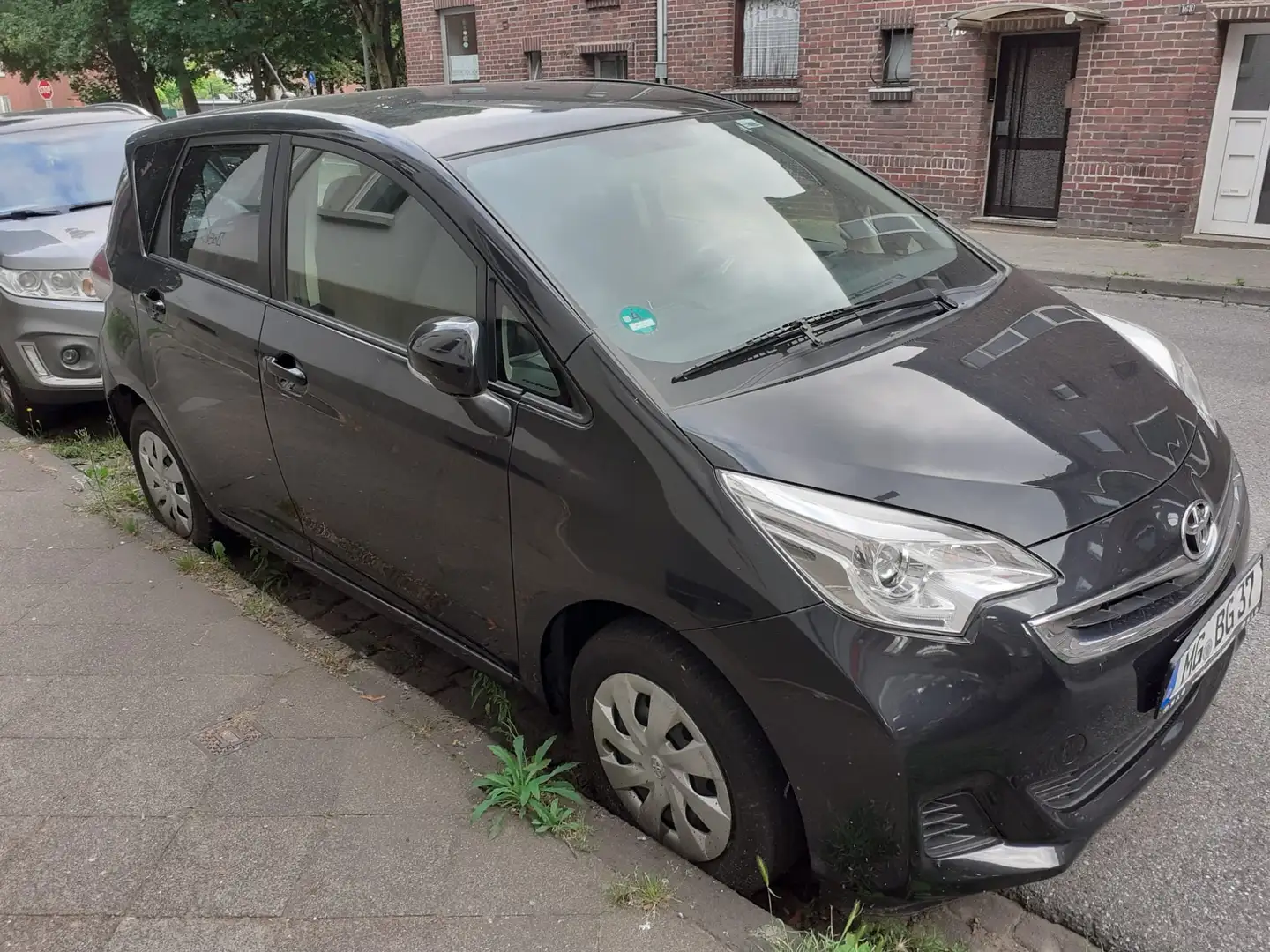 Toyota Verso-S Verso S 1.33 VVT-i Comfort Fekete - 1
