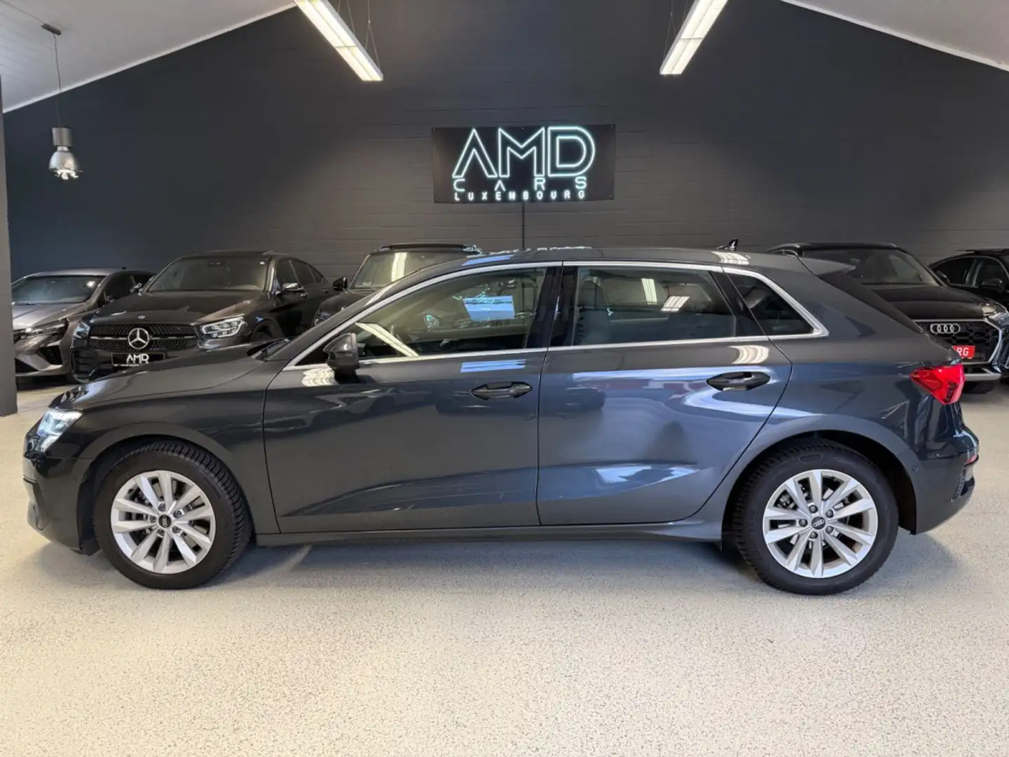 Audi A3 Sportback 30 TFSI*AUTOMATIK*LEDER*SPORTSITZE Gris - 2