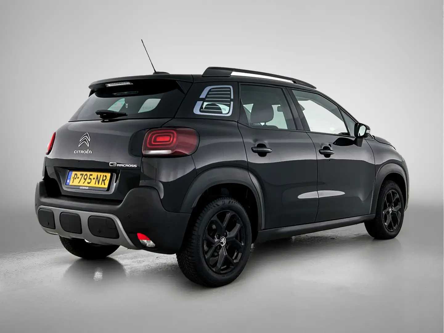 Citroen C3 Aircross 1.2 PureTech Shine | 110PK | Navigatie | Climate c Zwart - 2