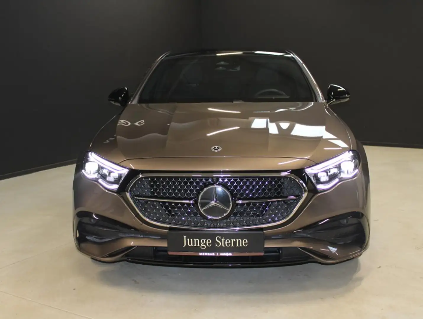 Mercedes-Benz E 300 de 4M *AMG Premium Pano Night Digital DC+ Braun - 2
