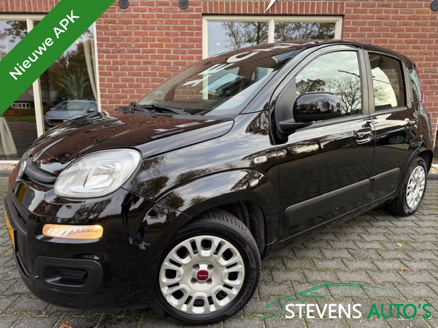 Fiat Panda 0.9 TwinAir Ed. Cool NIEUWE APK / NIEUWE KOPPELING Zwart - 1
