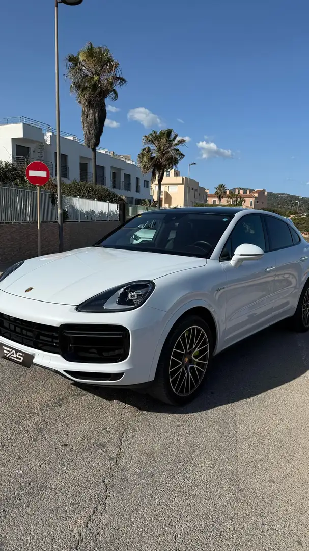 Porsche Cayenne Turbo S Aut. Weiß - 2