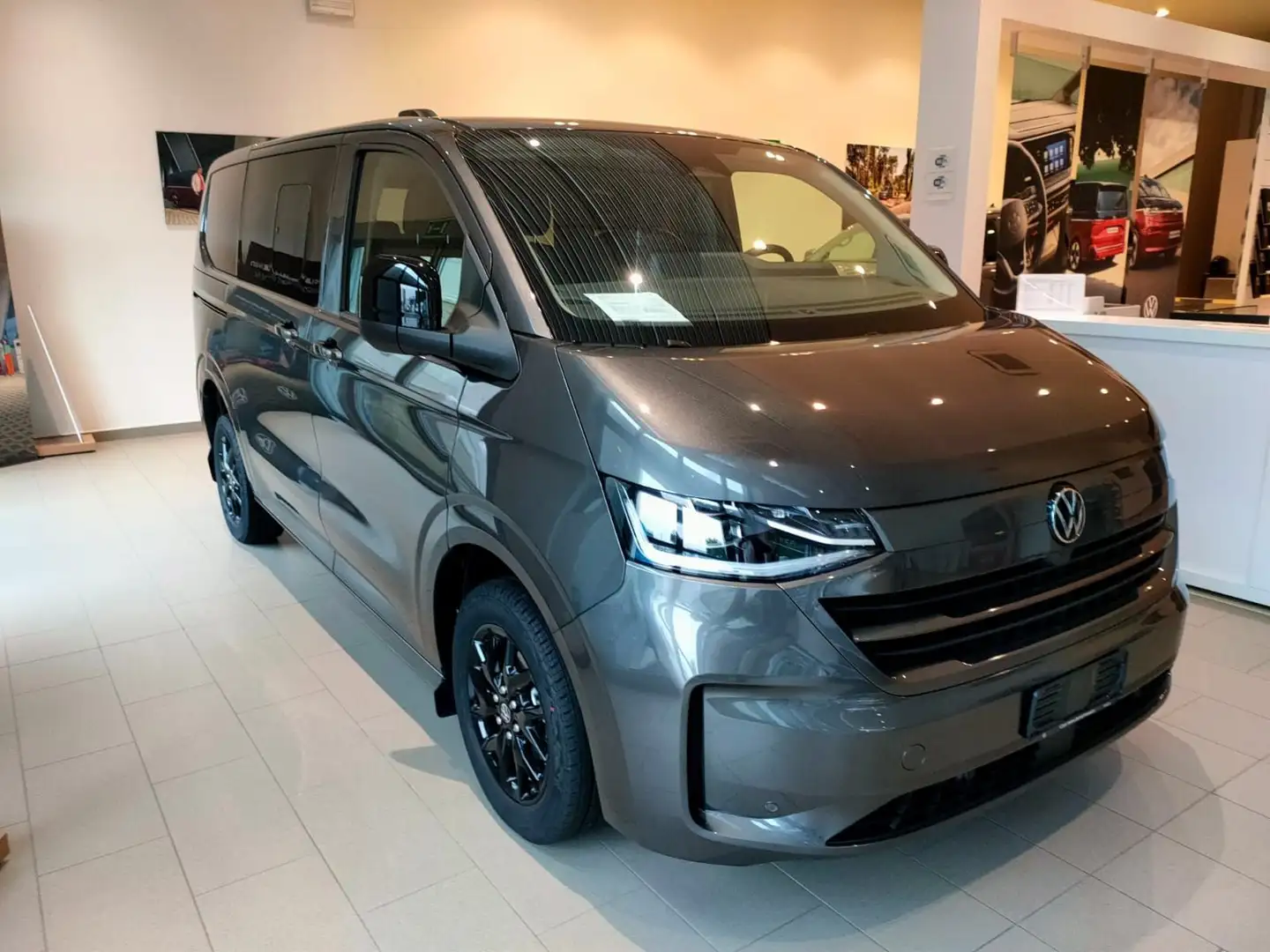 Volkswagen T7 Caravelle TRANSPORTER Life 2.0 TDI 110 kW ant. auto - 2