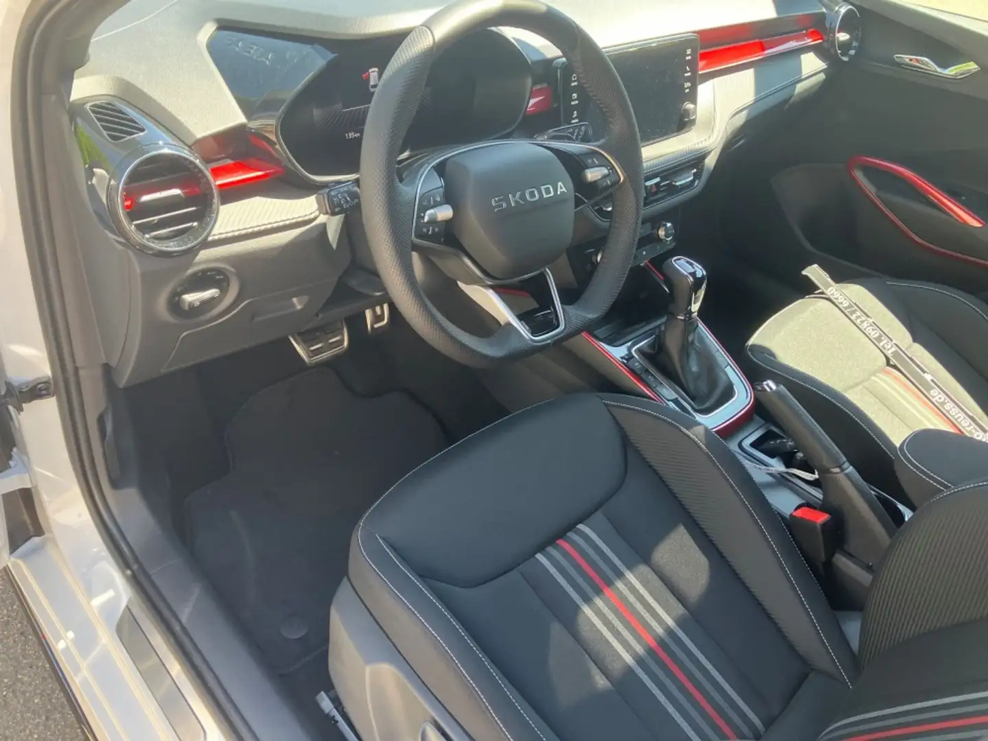 Skoda Fabia 1,5TSi Monte Carlo DSG ACC 17Zoll GV5 Kamera Weiß - 1