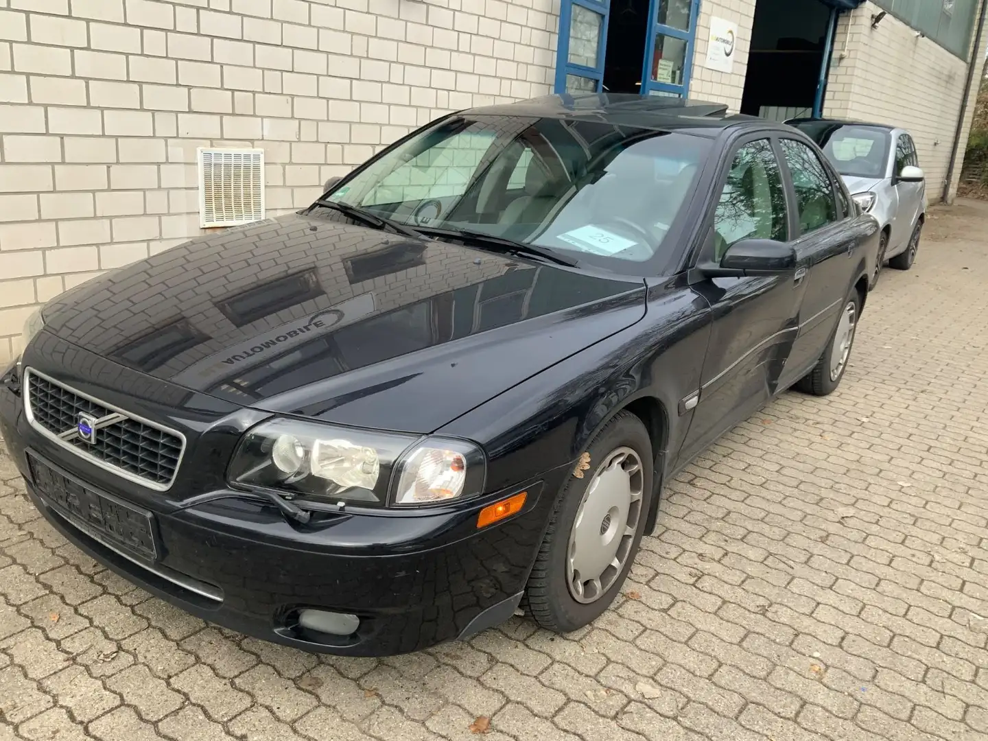 Volvo S80 Lim. 2.5 T Aut. Leder/Schiebedach/Navi/Xenon Schwarz - 2