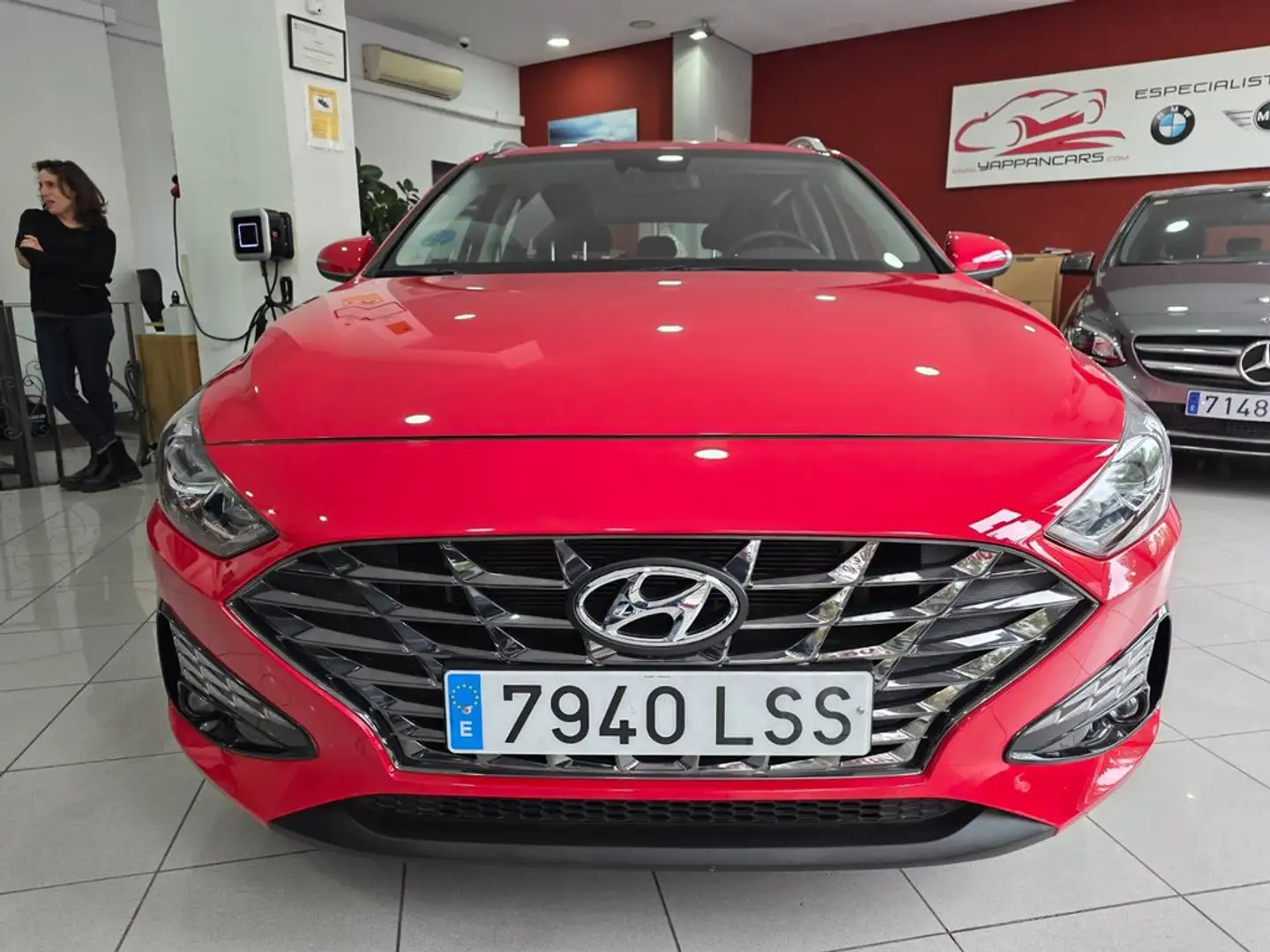 Hyundai i30 1.0 TGDI 48V Klass Rojo - 2
