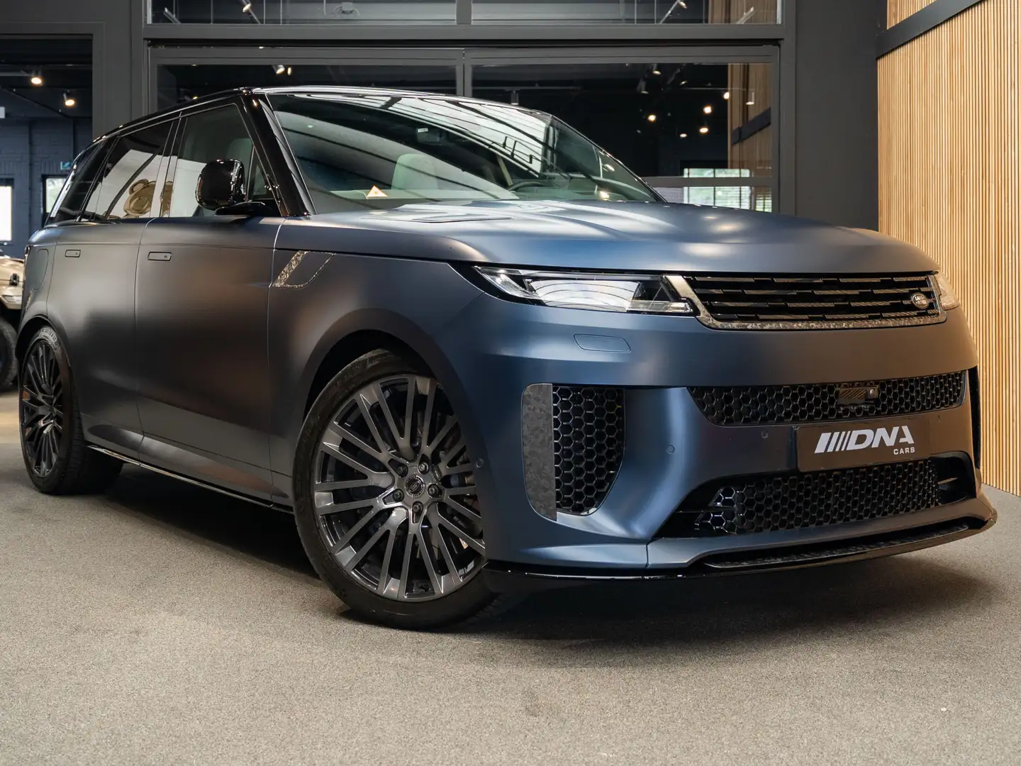 Land Rover Range Rover Sport P635 SV Forged Carbon 4.4 P635 SV Forged Carbon Blau - 1