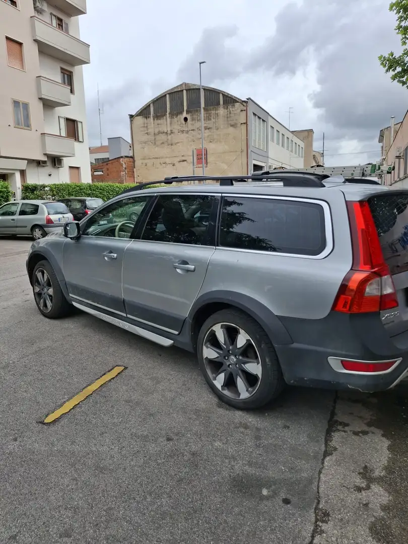 Volvo XC70 2.4 d5 Ocean Race awd 205cv geartronic - 1