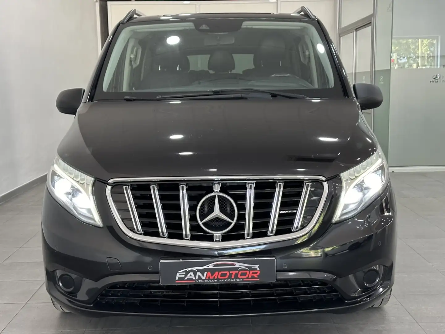 Mercedes-Benz Vito Tourer 116 CDI Pro Larga Noir - 1