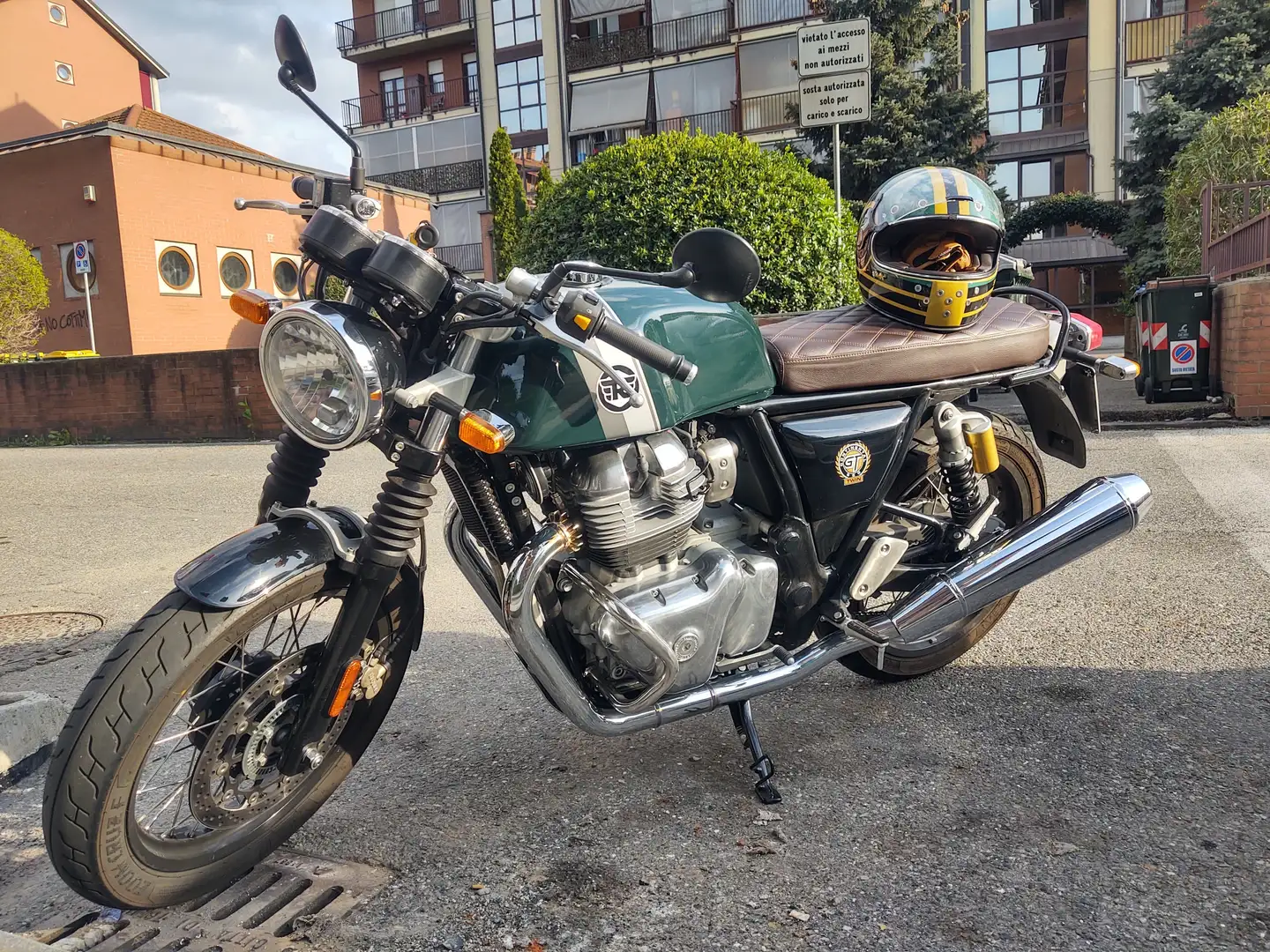 Royal Enfield Continental GT Verde - 2