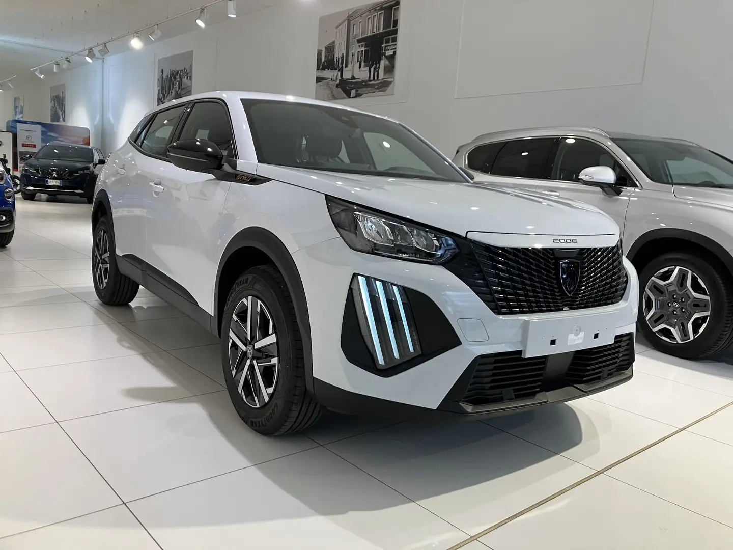 Peugeot 2008 PureTech 100 S&S Style Wit - 2
