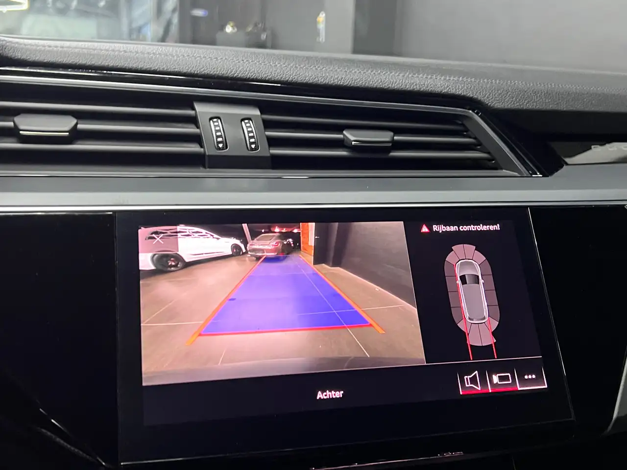 AUDI E-TRON QUATTRO 331CH - S LINE - BLACK PACK - 21" ALU - CAMÉRA D'AIDE AU STATIONNEMENT - HAYON ÉLECTRIQUE - 1ERE MAIN - TVA DEDUCTIBLE