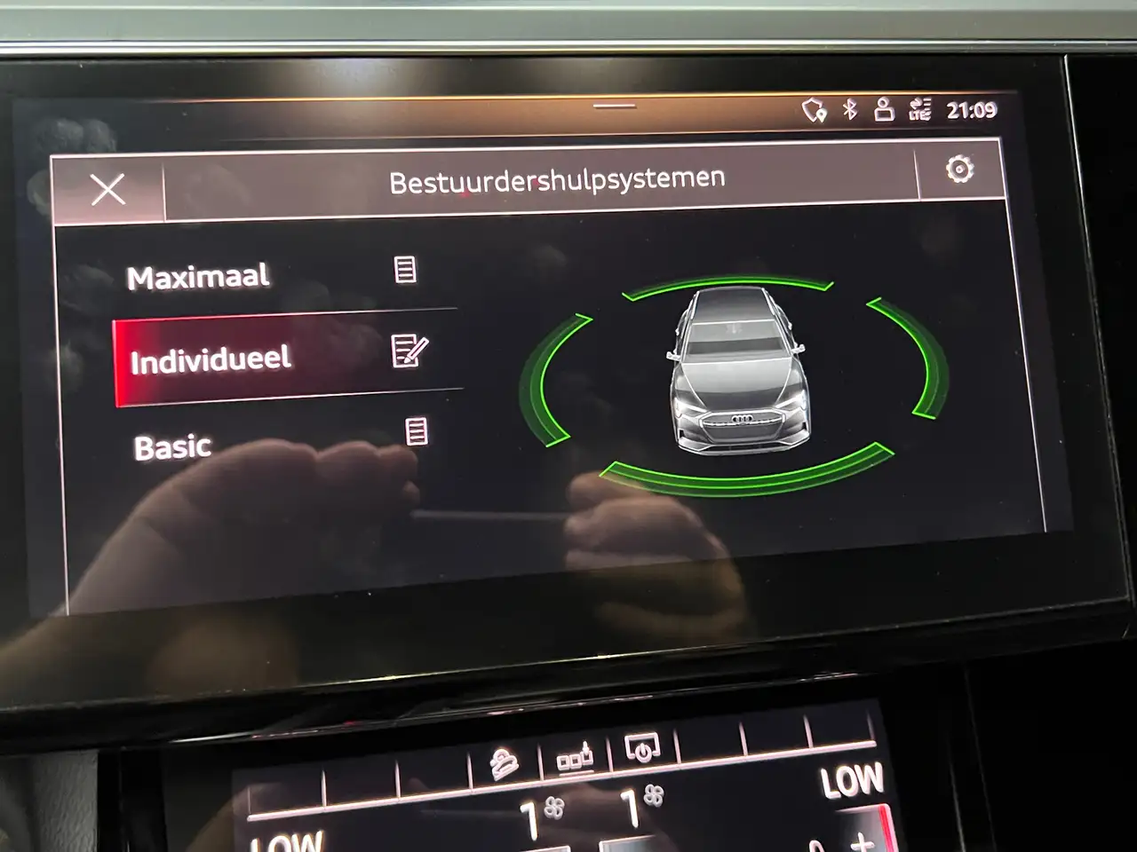 AUDI E-TRON QUATTRO 331CH - S LINE - BLACK PACK - 21" ALU - CAMÉRA D'AIDE AU STATIONNEMENT - HAYON ÉLECTRIQUE - 1ERE MAIN - TVA DEDUCTIBLE