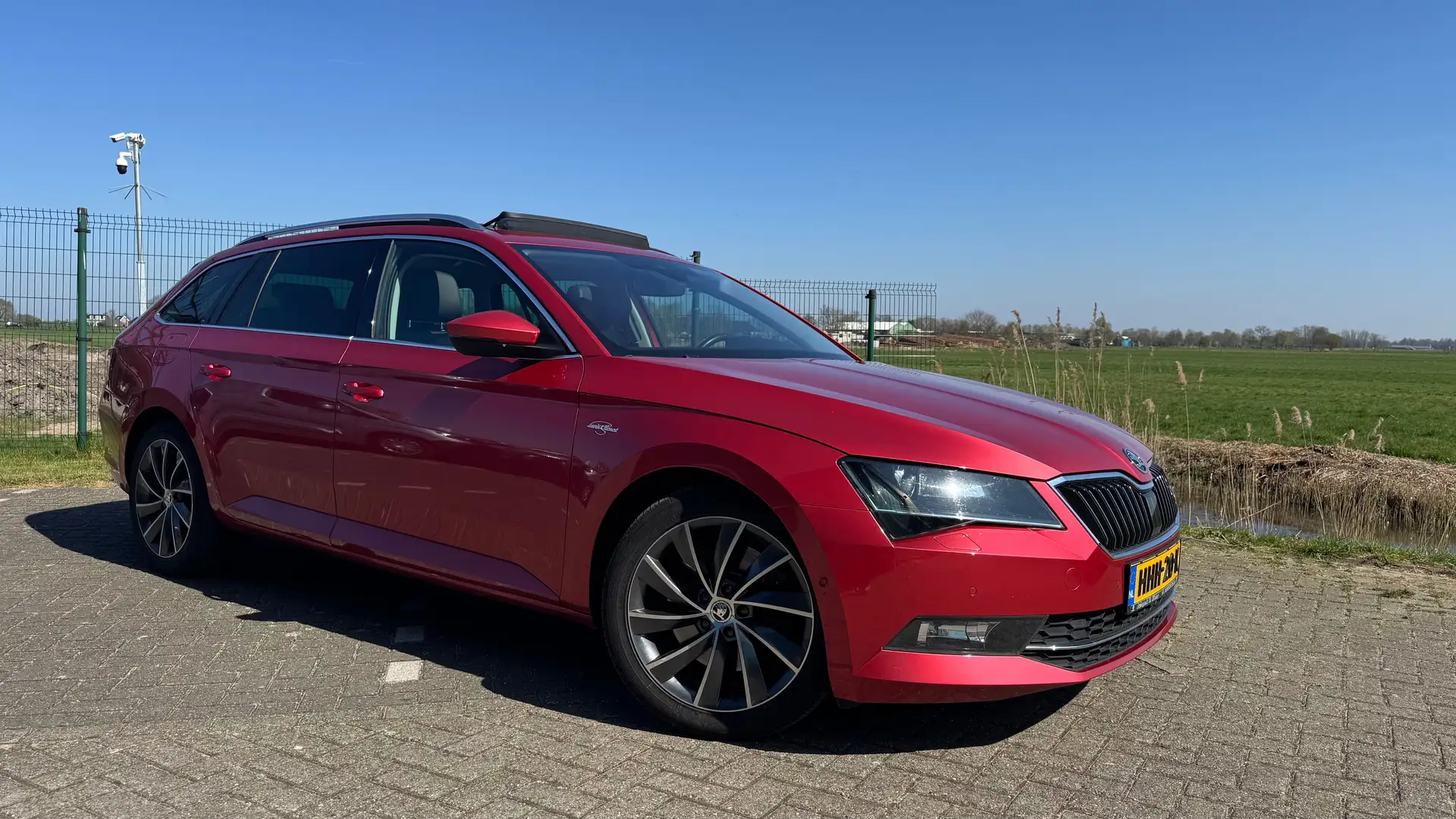 Skoda Superb Superb 2.0 TSI 4x4 L&K | PANO | ACC | TREKHAAK Rood - 1