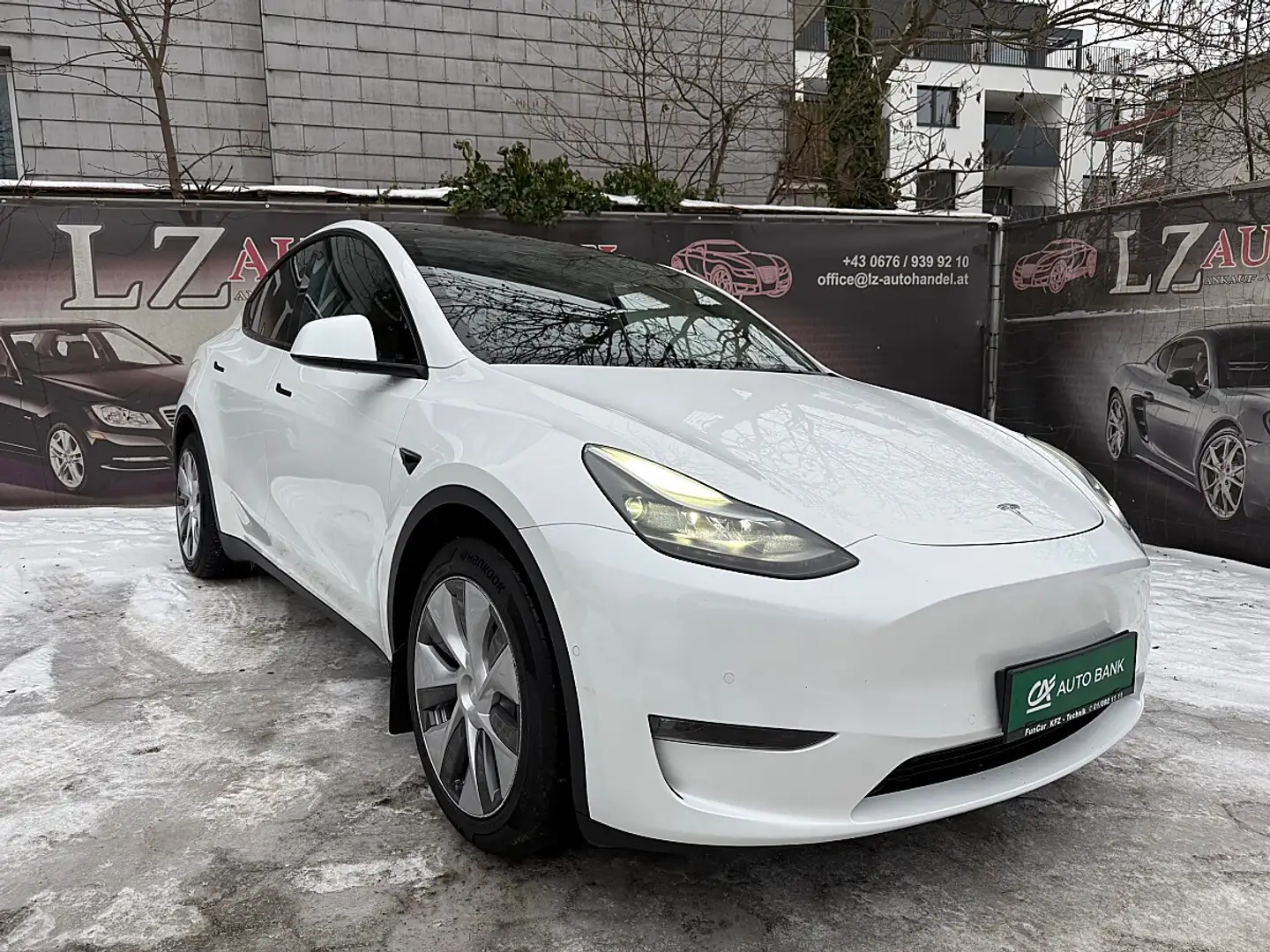 Tesla Model Y Long Range Dual AWD Weiß - 1