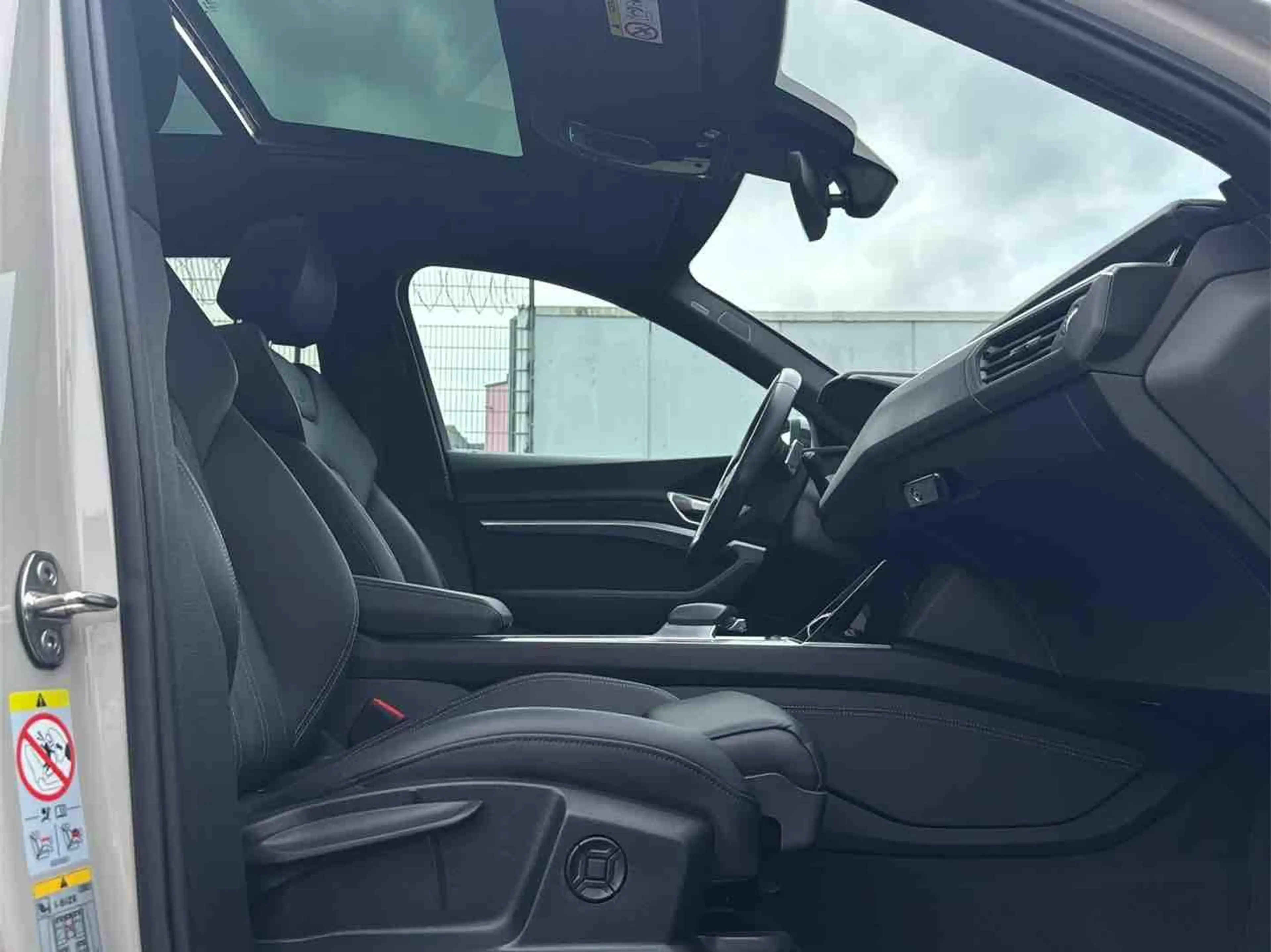 Audi e-tron 55 2x S line ACC HuD PANO MATRIX 21Z B&O — photo 14
