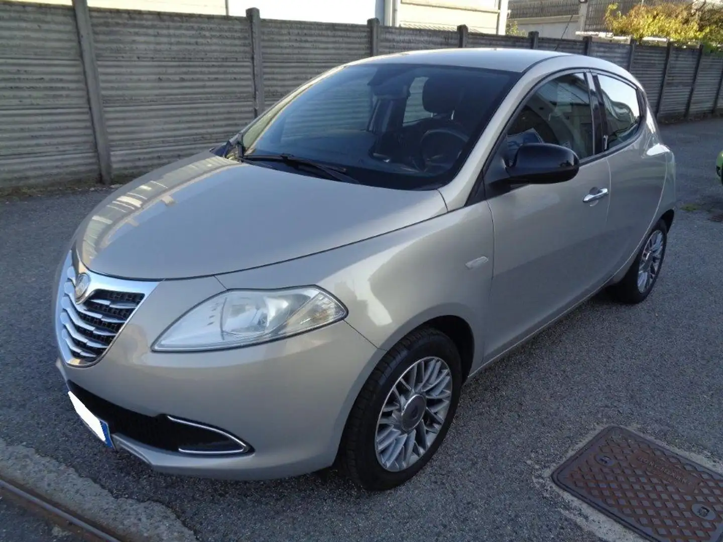 Lancia Ypsilon 1.2 69 CV 5 porte Gold *OK NEOPATENTATI* - 2