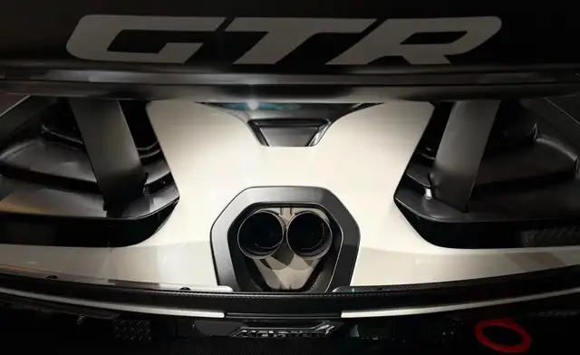 McLaren SENNA GTR//1 OF 75//RACING-LIVERY//SATIN-CARBON