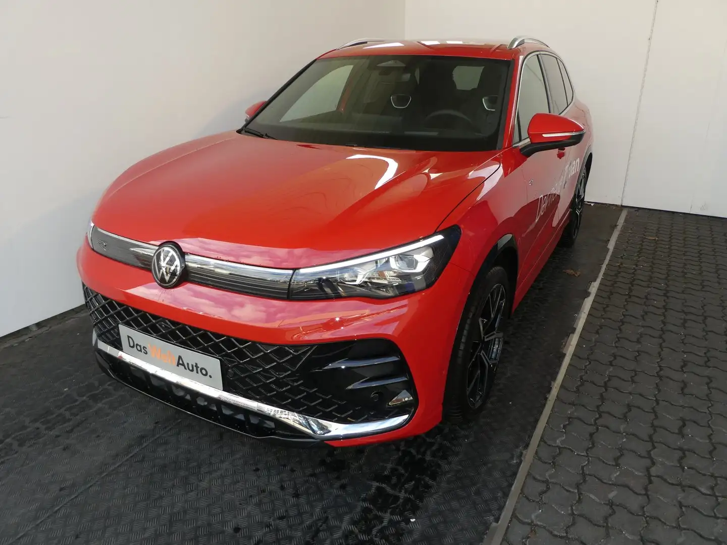Volkswagen Tiguan R-Line eTSI DSG Rot - 1
