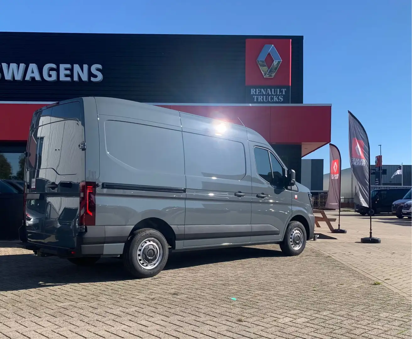 Renault Master T35 2.0 dCi 150 PK L2H2 Nieuw model, Trekhaak, App Grijs - 2