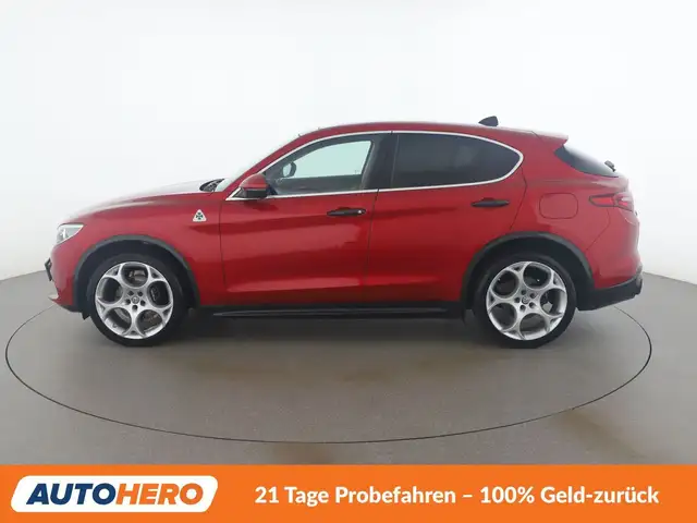 Alfa Romeo Stelvio view 3