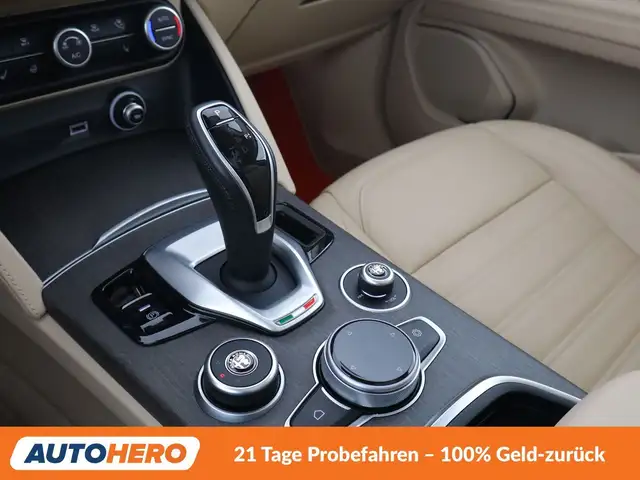 Alfa Romeo Stelvio view 28