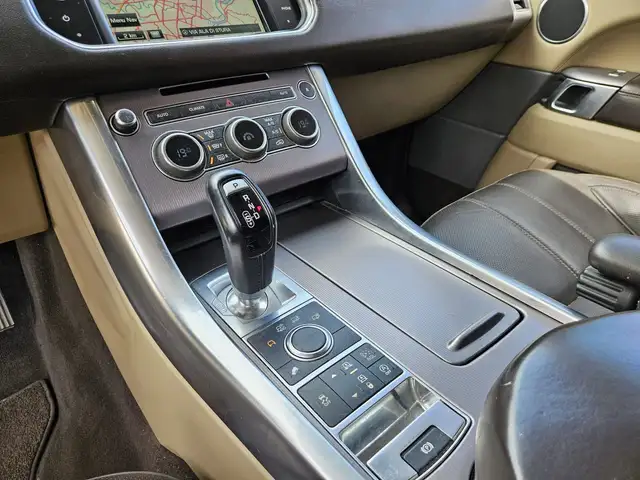 Land Rover Range Rover Sport view 14