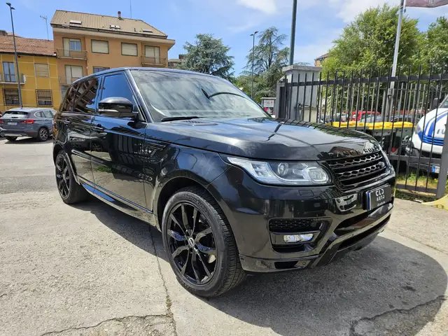 Land Rover Range Rover Sport view 3