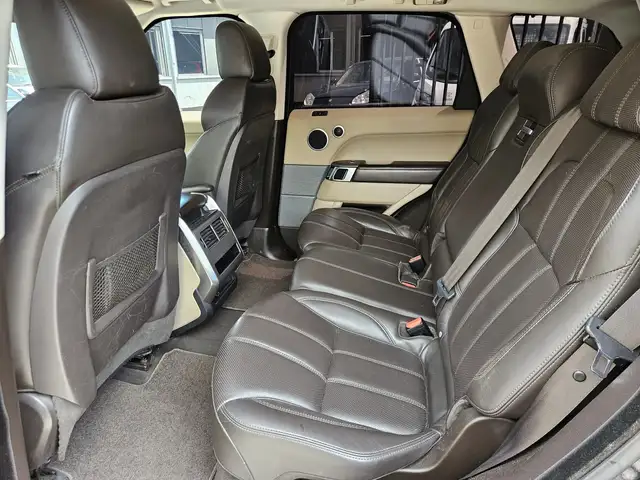 Land Rover Range Rover Sport view 11