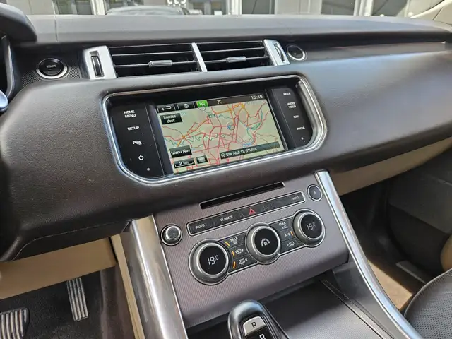 Land Rover Range Rover Sport view 13