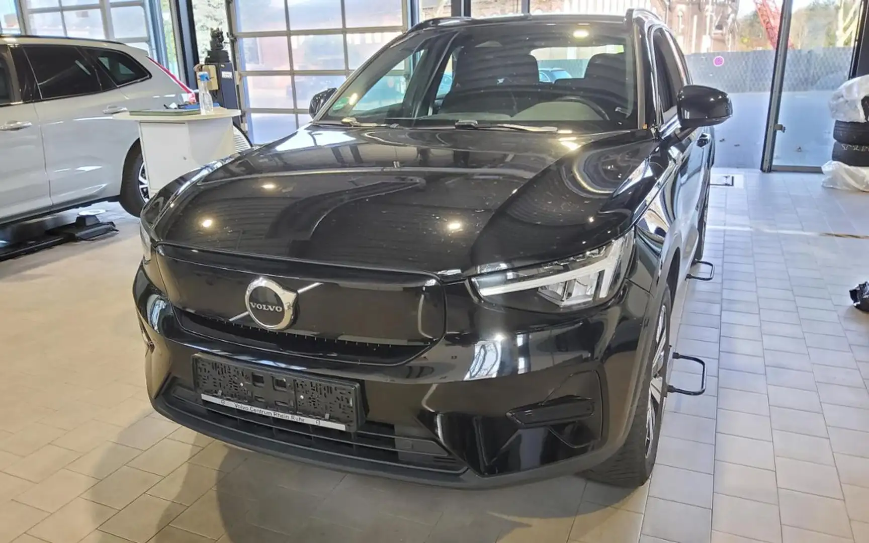 Volvo XC40 PURE ELECTRIC CORE AHK+STANDHZ+KAMERA+LM19+ Grau - 2