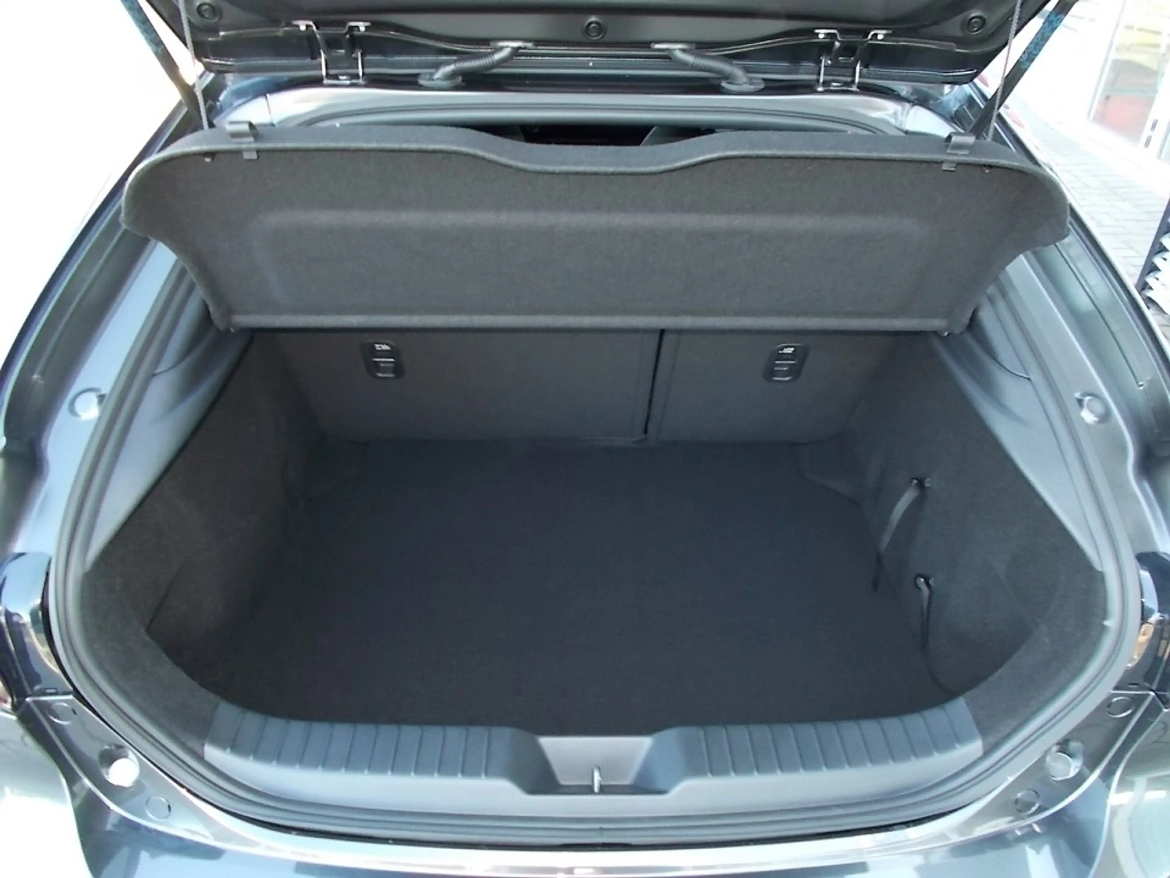 Mazda 3 2027 G-140 Homura LKR-Heizung — photo 9