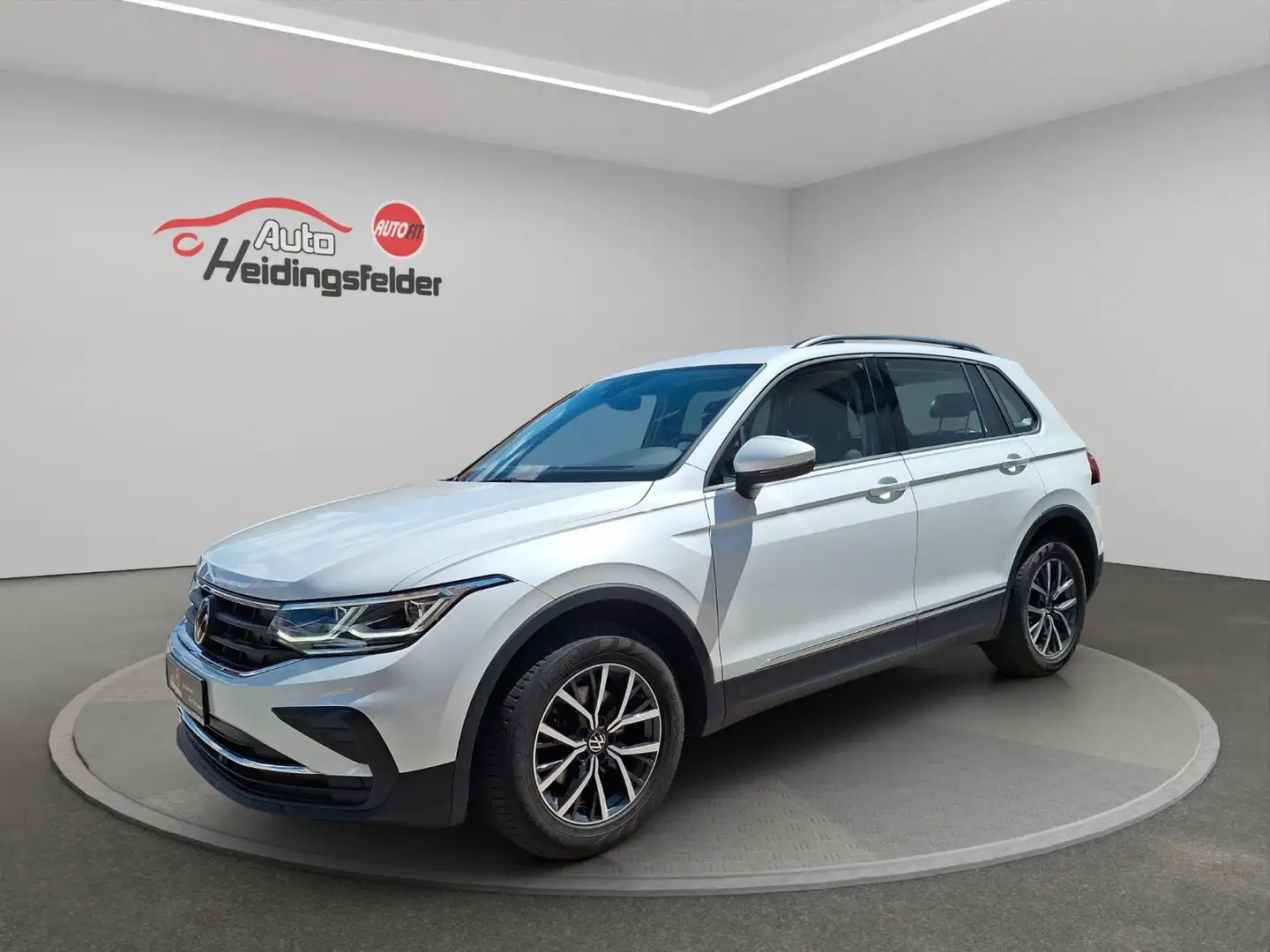 Volkswagen Tiguan Life, AHK, ACC, Navi, RFK, PDC, 8-fach Bianco - 1