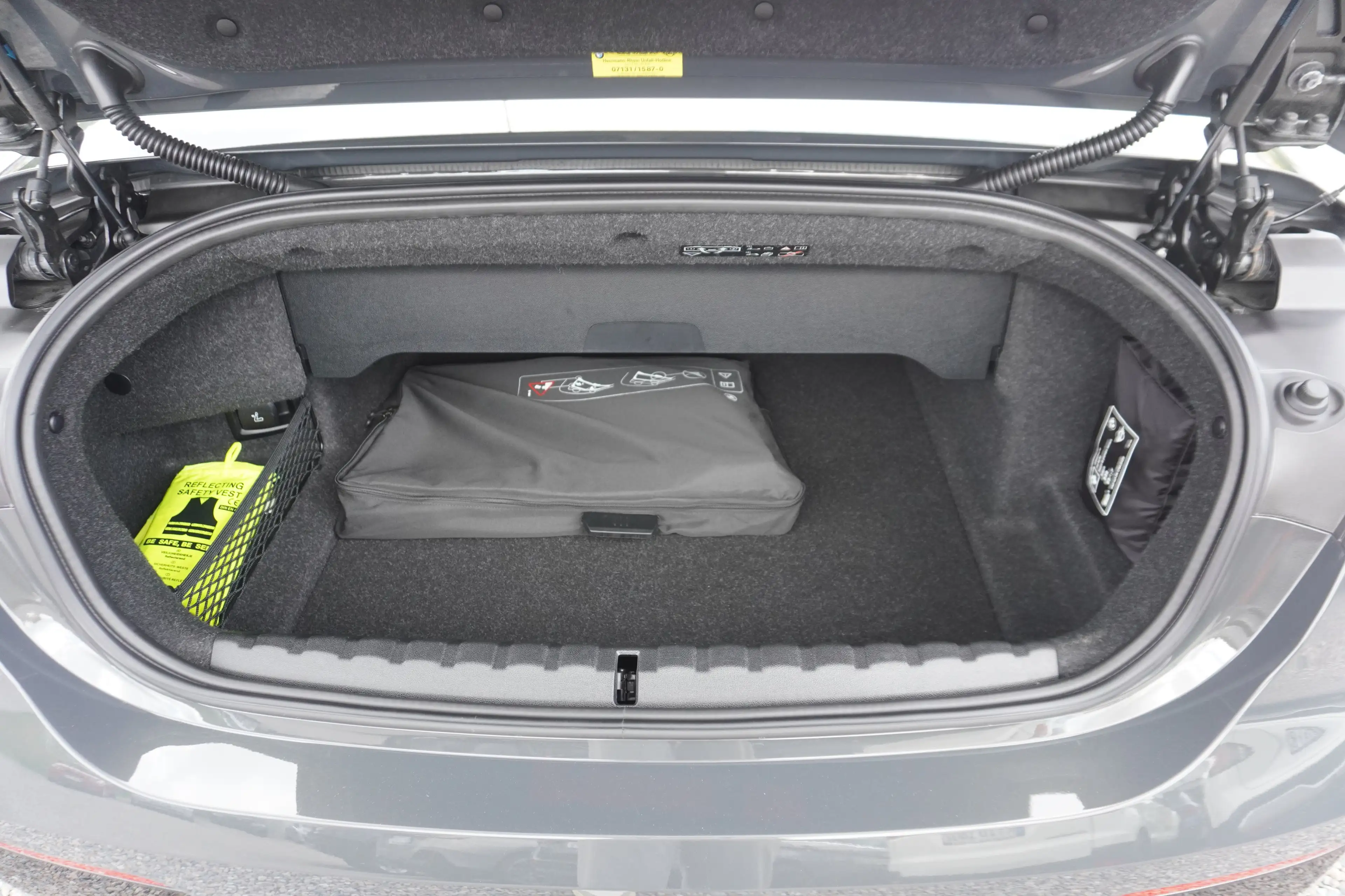 BMW 440 M440d xDrive Cabrio — photo 14